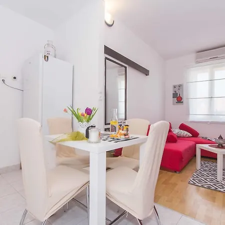 Red Valentino アパート *